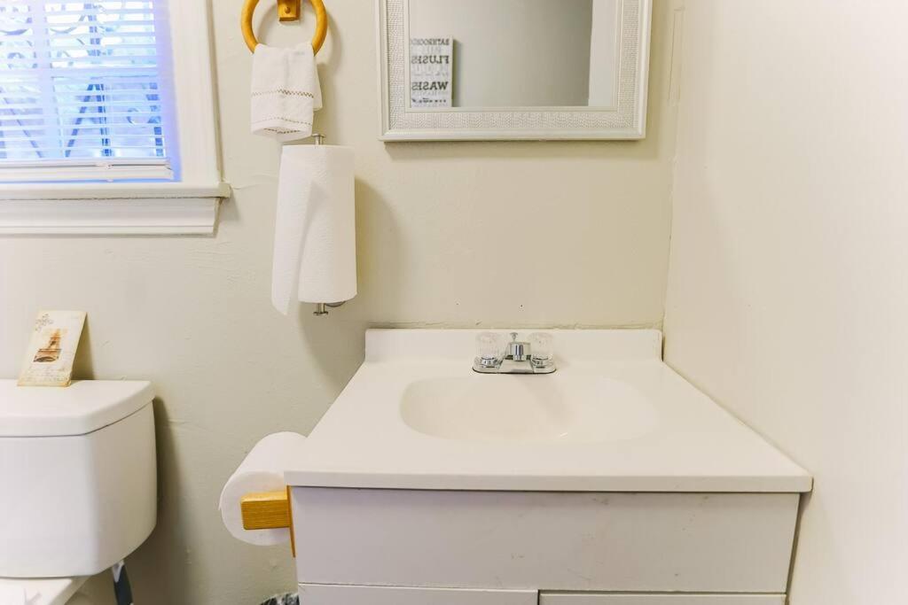 Cozy Downtown Gem Fully Equipped Free Parking Βίλα Μόμπαϊλ Εξωτερικό φωτογραφία